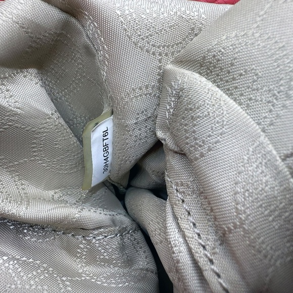 Michael Kors Bedford Tote – Coral Pebbled Leather - Picture 9 of 13